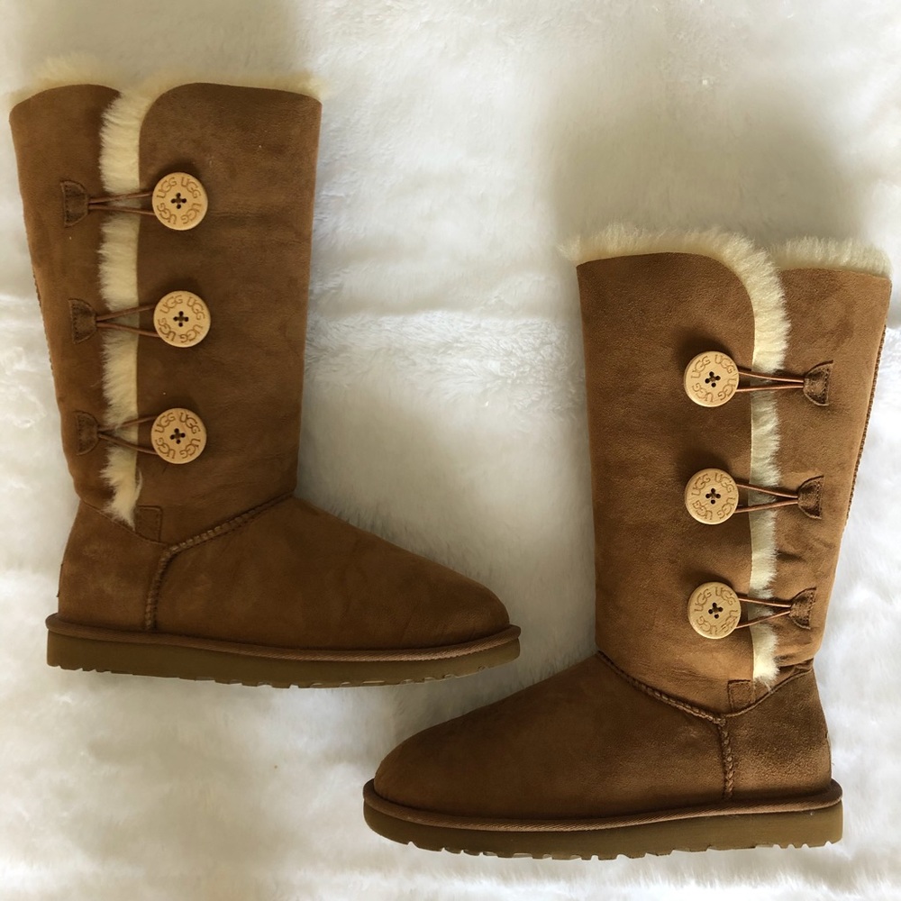UGG Bailey Suede Triple Button Boots Size 7